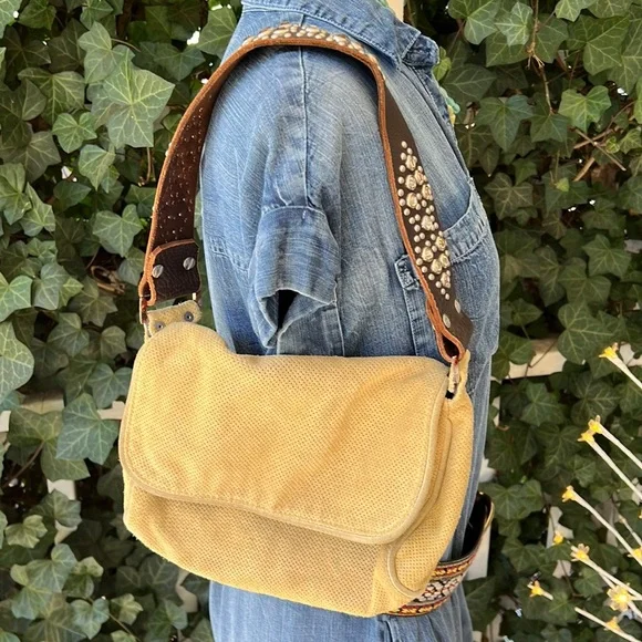 Tylie Malibu Bags Tylie Malibu Tan Purse Poshmark